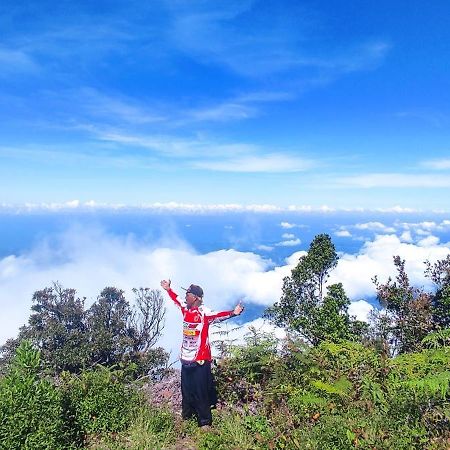 Buana Asti Homestay ตาบานัน ภายนอก รูปภาพ