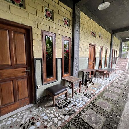 Buana Asti Homestay ตาบานัน ภายนอก รูปภาพ