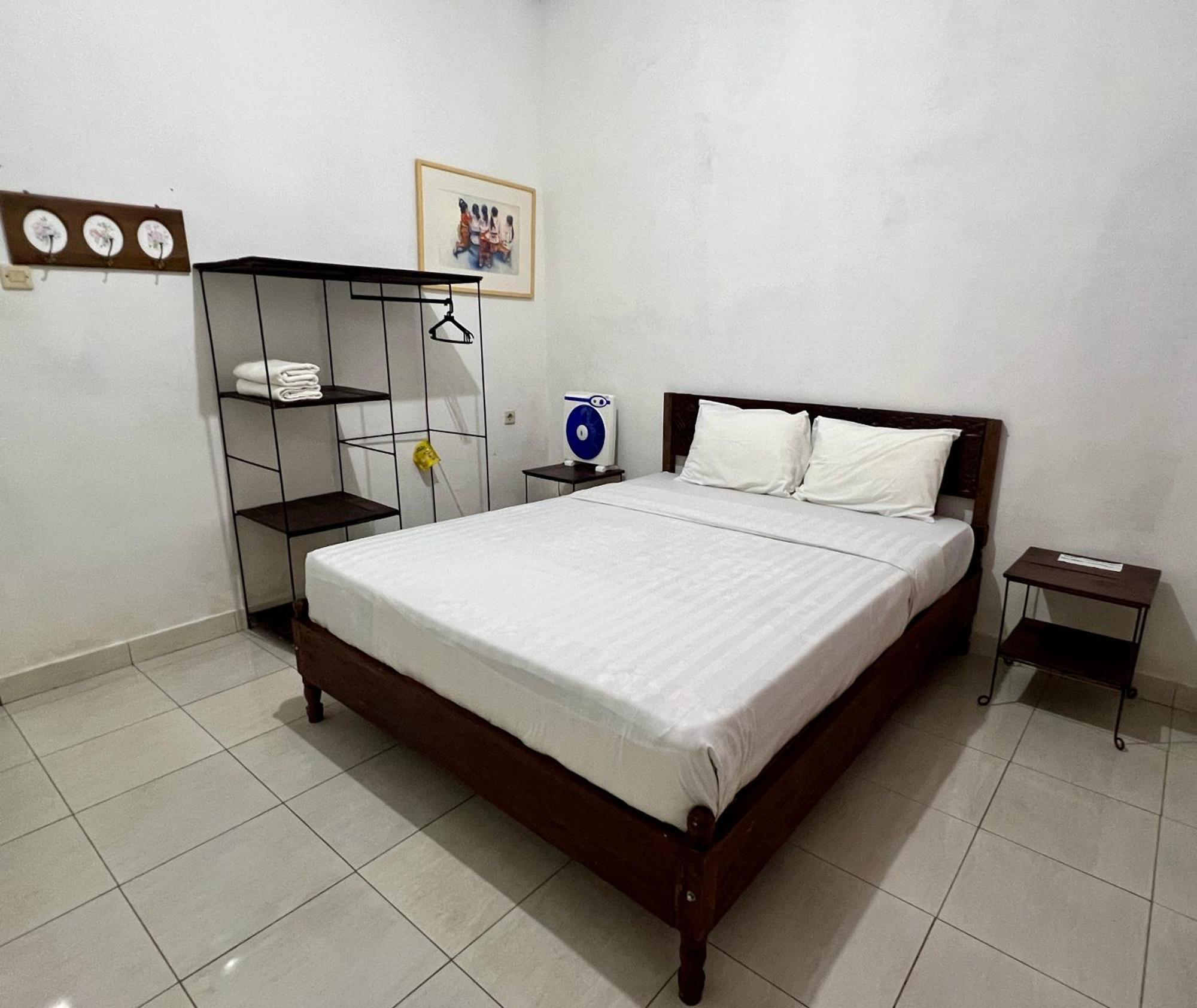 Buana Asti Homestay ตาบานัน ภายนอก รูปภาพ