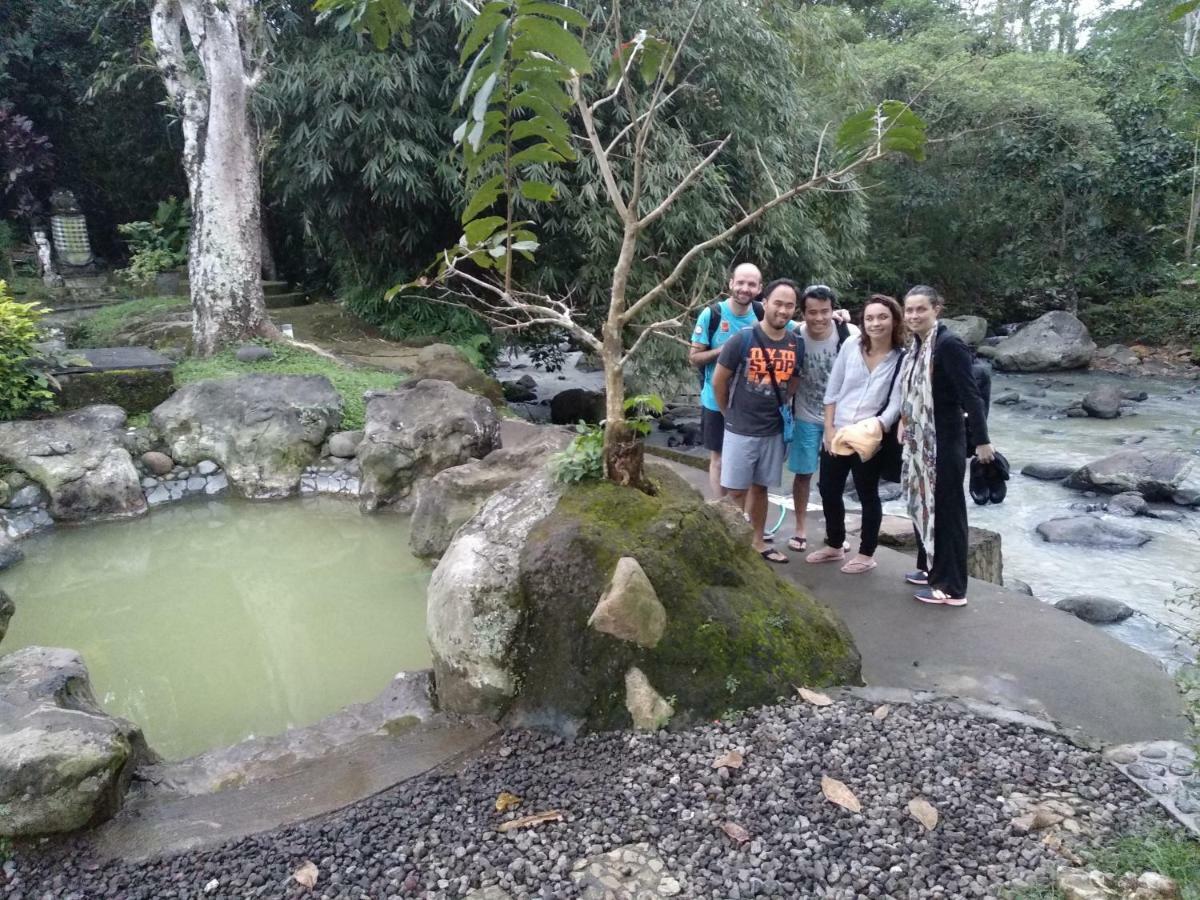 Buana Asti Homestay ตาบานัน ภายนอก รูปภาพ